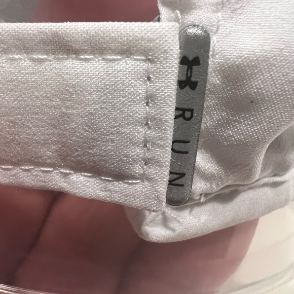 New With Tag Men's Under Armour Iso-Chill Launch Run Reflective!! 🏃‍♂️🏃‍♂️ - Picture 8 of 8